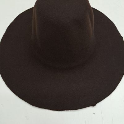 choc wollen capeline