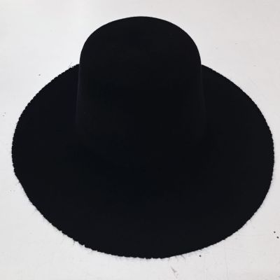Fur felt capeline black(crown is very hard stiffened)