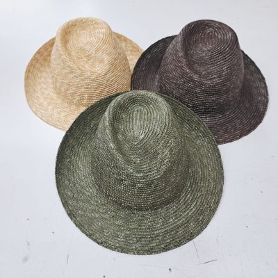 Half fabrikaat strohoed