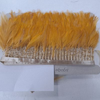 Hanenveertjes met kraaltjes op band